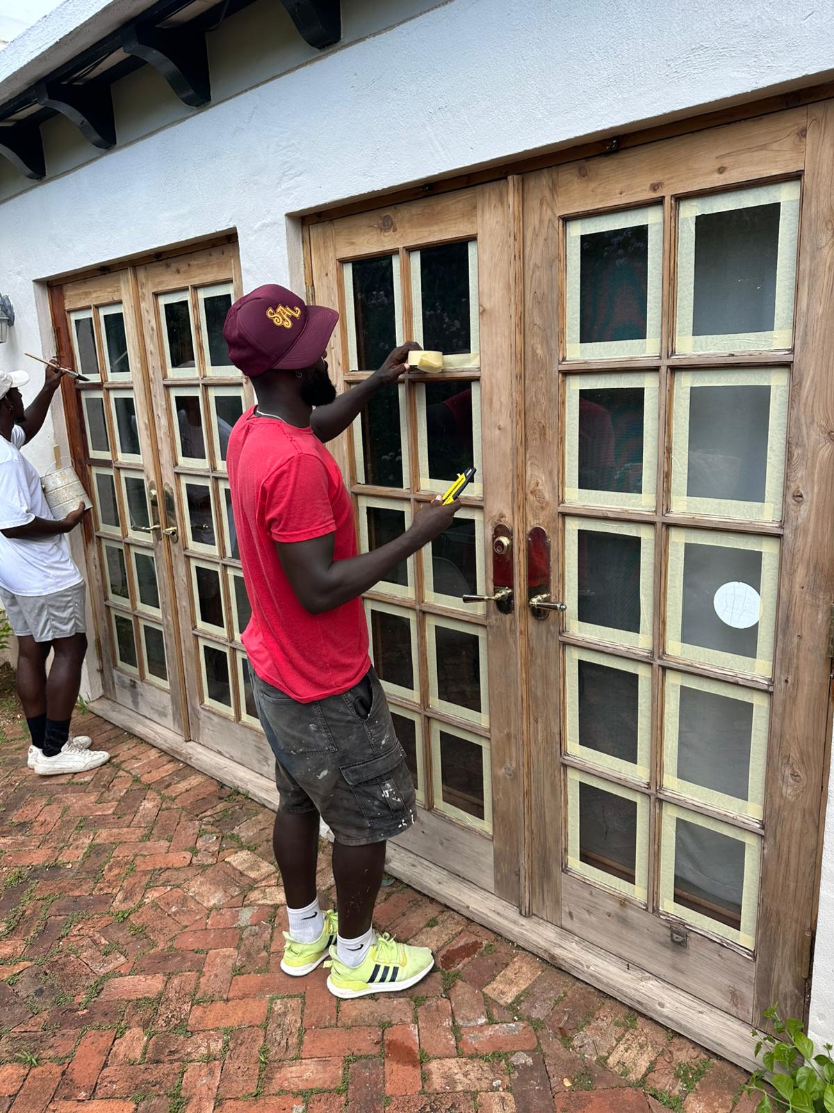 Wood staining and deck refinishing in Bermuda — T&H Painting