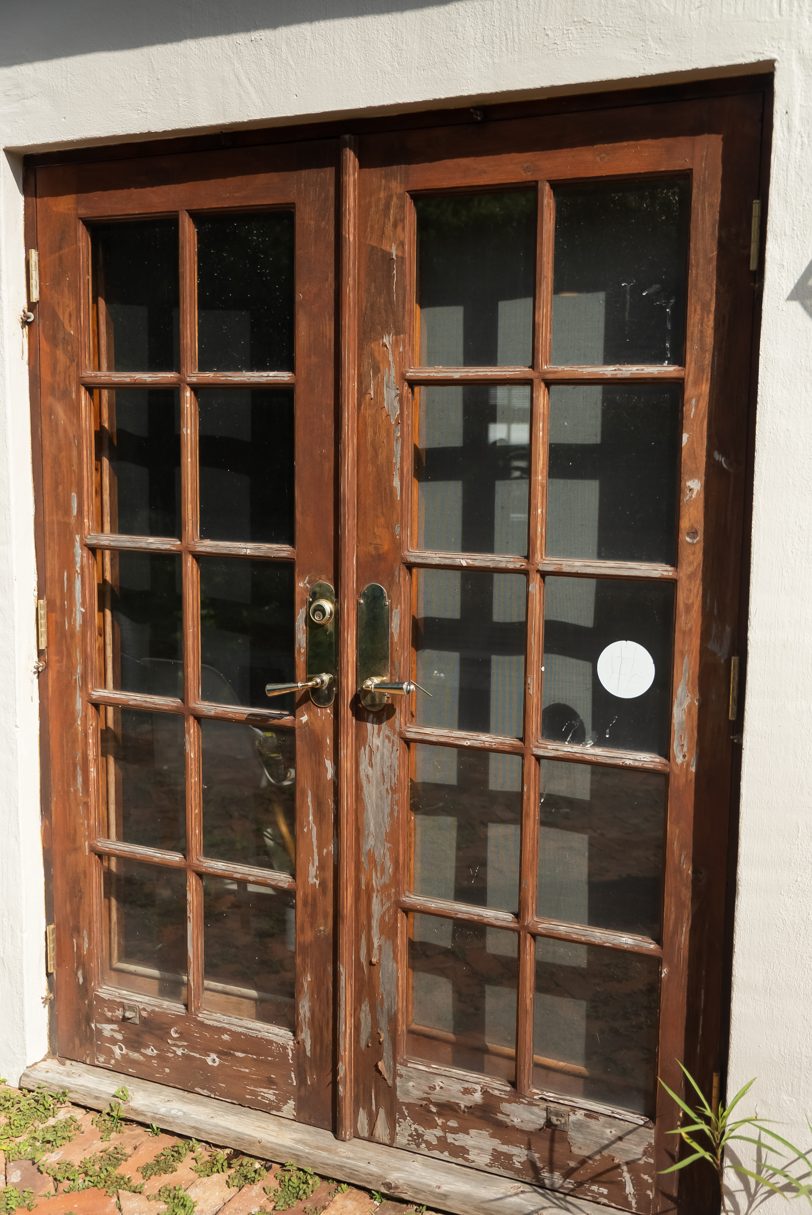 Fence staining Bermuda